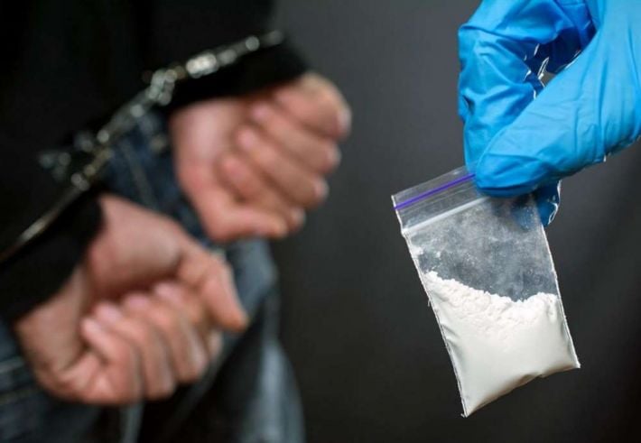 В Запорожской области полицейские "подрабатывали" наркодиллерами - ГБР
