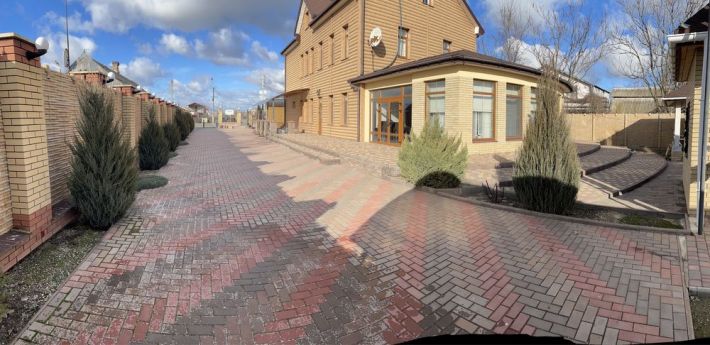 В центре Кирилловки продают кафе за полмиллиона долларов (фото)