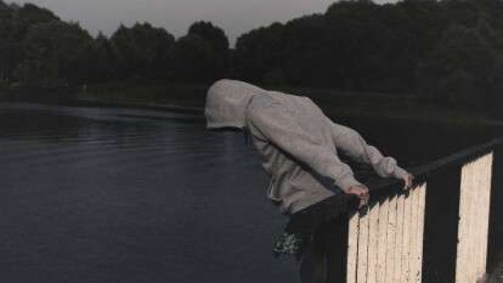 В Днепре подросток поссорился с родителями и собирался прыгнуть с моста