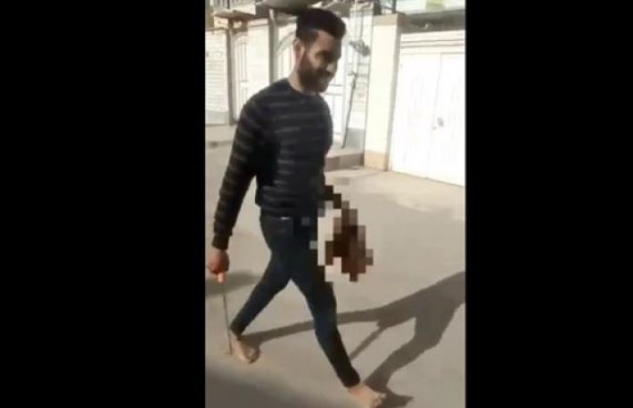 В Иране муж отрезал жене голову на площади (видео 18+)