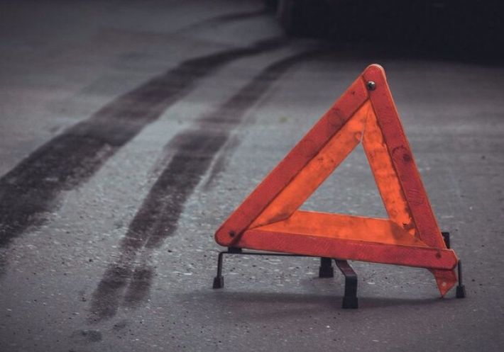 В Запорожье водитель сбил женщину и ребенка на пешеходном переходе