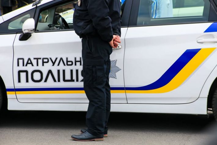 Получил 5 протоколов от полиции: в Киеве пьяный водитель устроил погром на парковке, видео