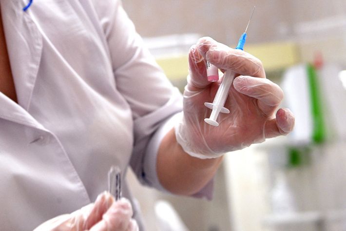 В Украине будут платить за смерть и осложнения после вакцинации от ковида: названы суммы компенсации