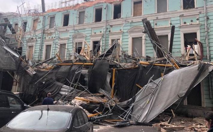В центре Москвы произошло ЧП: уничтожены авто депутатов Госдумы, фото и видео