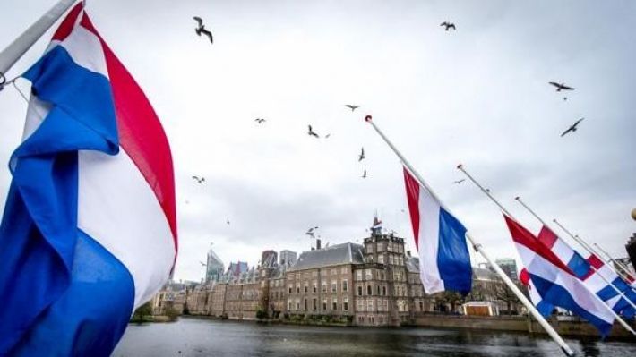 США, Япония и Нидерланды призвали своих граждан срочно покинуть Украину