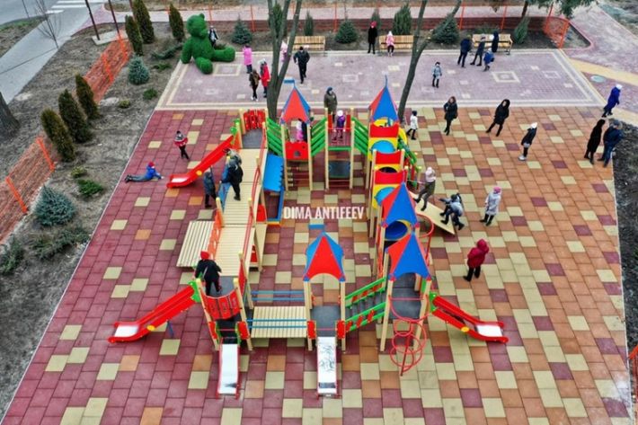 В Мелитополе неизвестные раскурочили детскую площадку "Бастион" (фото)