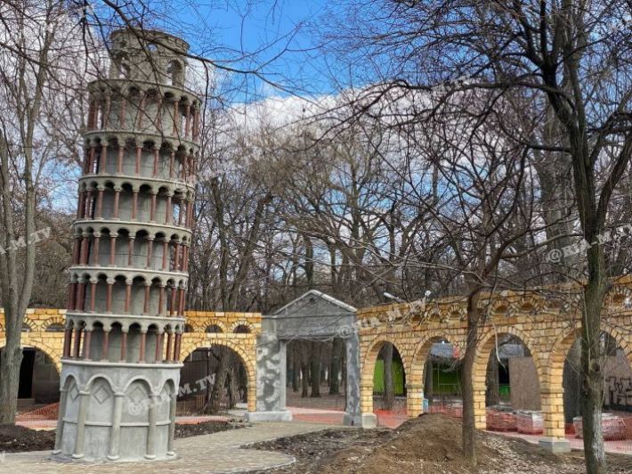 Уже известно, когда в Мелитополе откроют сквер с Пизанской башней в миниатюре (фото)