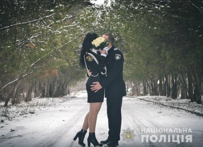 В Запорожье в День всех влюблённых поженились двое полицейских