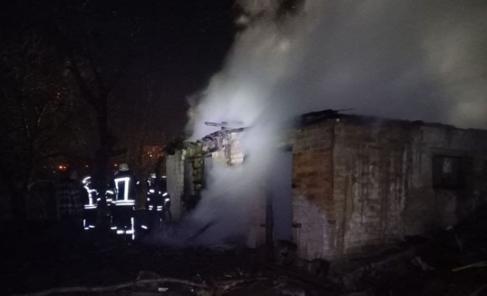 В Запорожье во время пожара погибли 29-летний парень и 7-летний ребенок