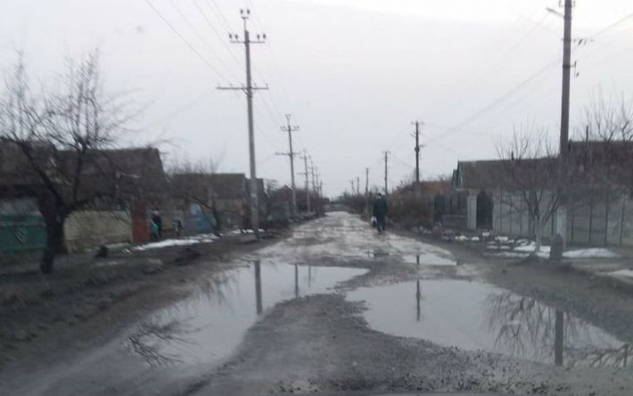 Жители Константиновки жалуются на ужасную дорогу - что говорят в сельсовете (фото, видео)