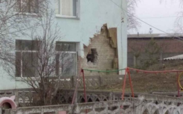Били из артиллерии по детскому саду: боевики пошли на подлую провокацию на Донбассе, есть пострадавшие