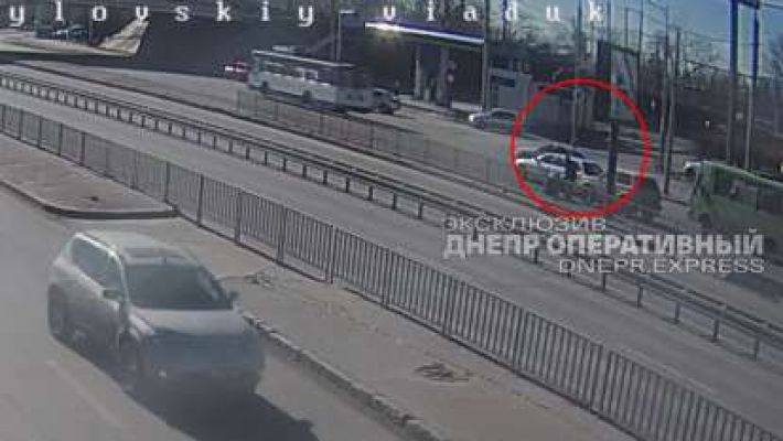 В Днепре водители устроили драку посреди проспекта: видео