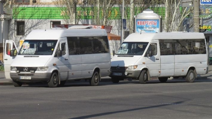 Чиновники в Мелитополе распределили маршруты между перевозчиками