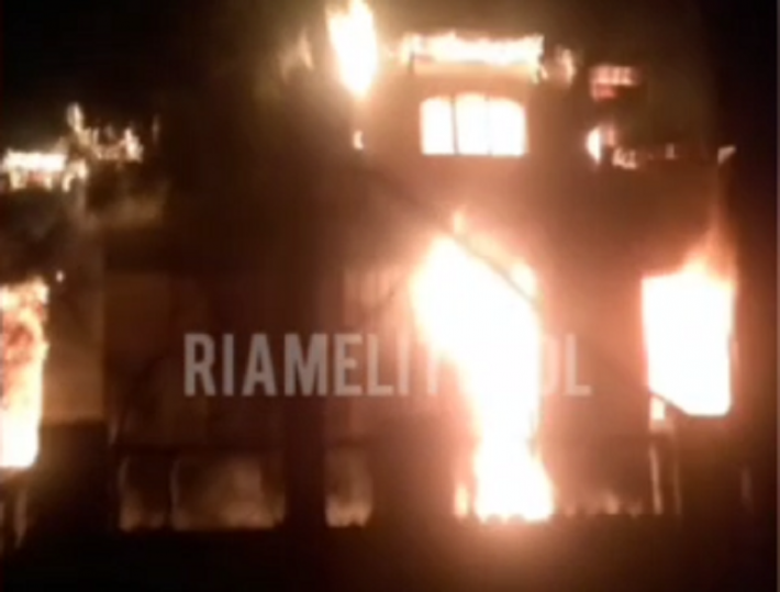 В Мелитополе ночной пожар угробил дачу Филибера (видео)