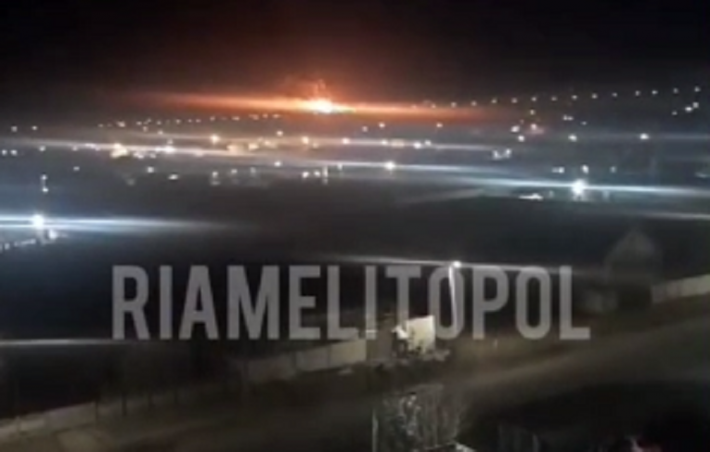 В Мелитополе идут авиационные обстрелы по аэродрому (видео)
