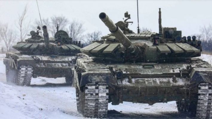 В сторону Киева двигается колонна танков РФ - украинские военные дают мощный отпор