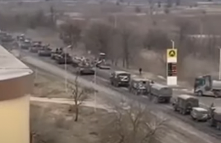 На Мелитополь из Крыма выдвигается колонна военной техники (видео)