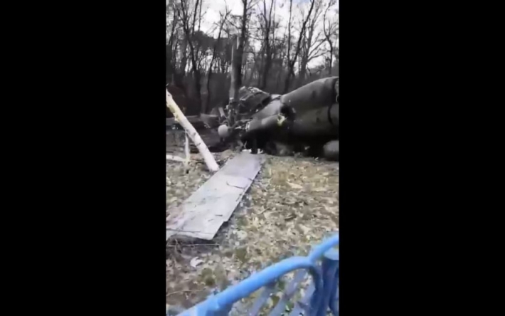 Под Харьковом сбили вертолет оккупантов (видео)