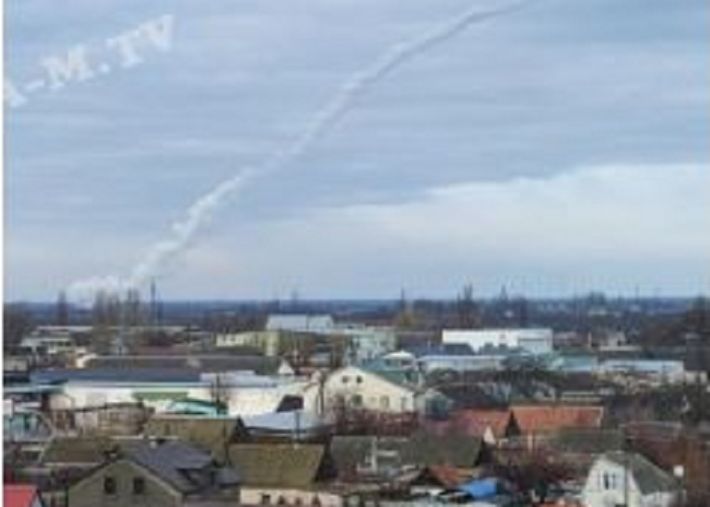 В сторону Запорожья с Мелитополя оккупанты запустили ракеты. Обновлено (фото, видео)