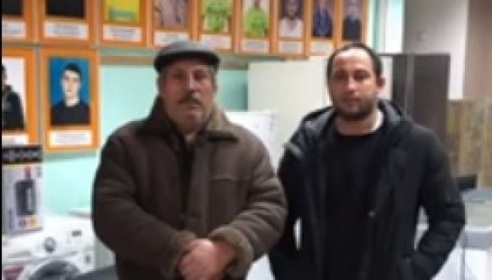 В Мелитополе цыгане извинились за мародерство и пообещали вернуть награбленное (видео)