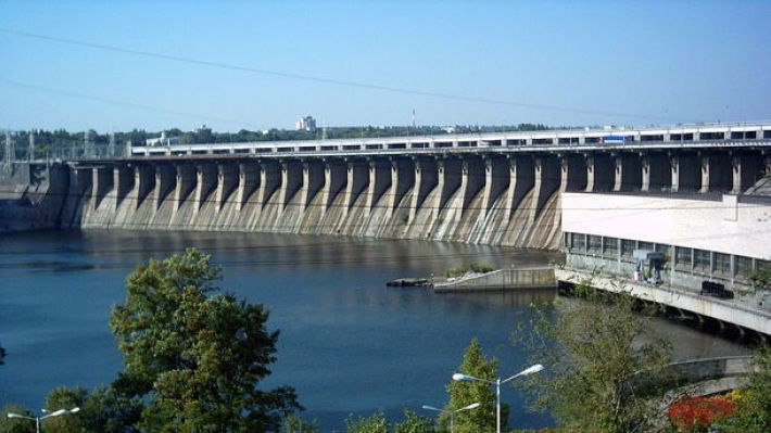 Через Днепро ГЭС в Запорожье частично восстановили движение