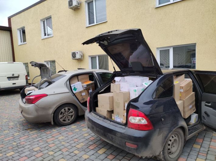 Еще две машины с медикаментами прибыли в Мелитополь из Запорожья