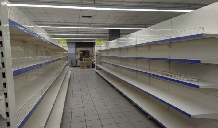 Как выглядят полки супермаркетов в Мелитополе сегодня (видео)