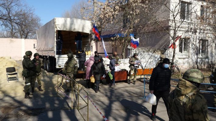 В Мелитополь оккупанты свезли бомжей для массовки (видео)