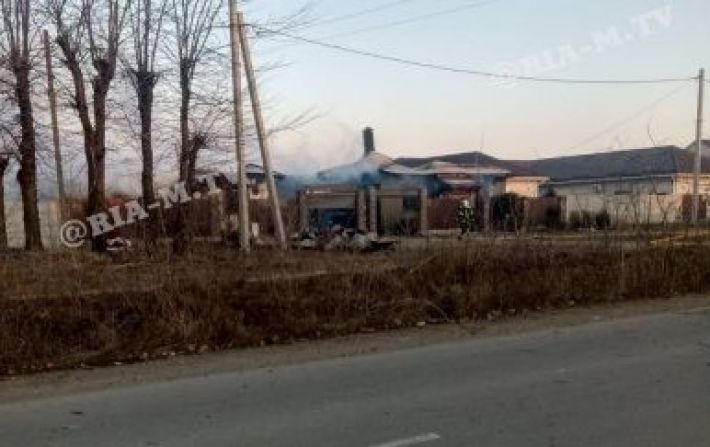 В результате взрыва в Мелитополе пострадали жилые дома (видео)