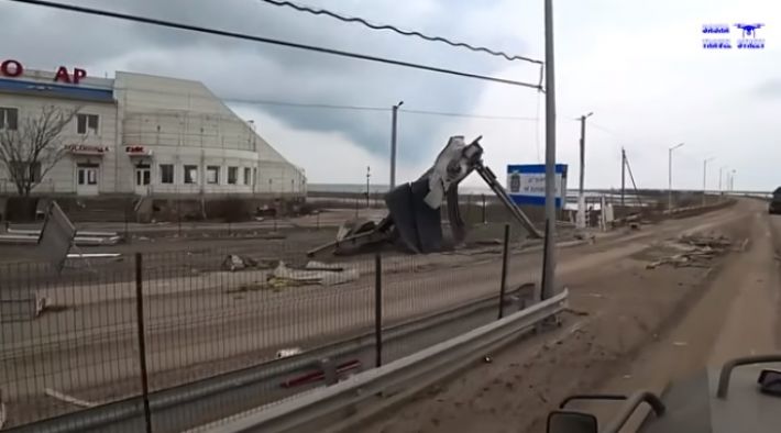 Как выглядит граница с Крымом показали в сети (видео)