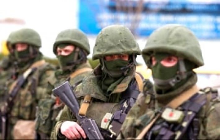 В Мелитополе русские солдаты гонят всех с рынков - пугают обстрелами