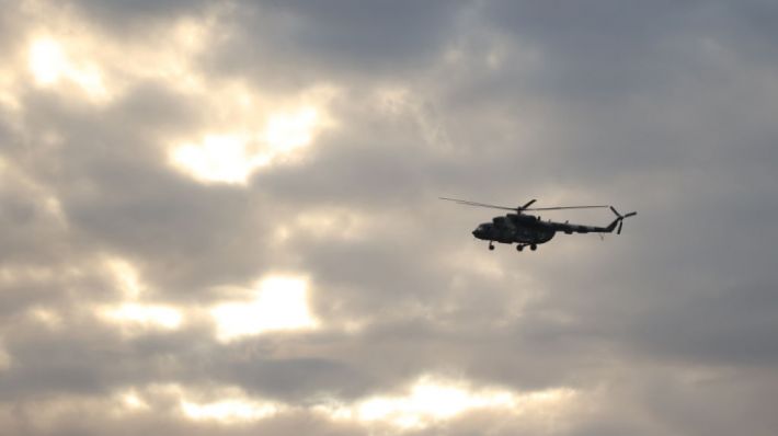 Ликвидировал личный состав и технику: в Харьковской области российский вертолет обстрелял собственные позиции