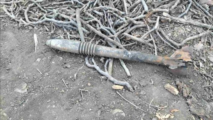 В Мелитополе на улице обнаружили очередной снаряд (фото)