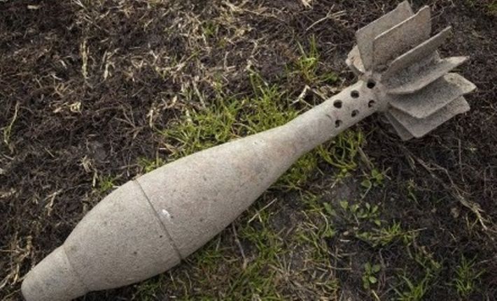 В Орехове запорожские спасатели обезвредили остатки российских снарядов «Ураган» и мины