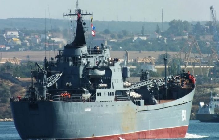 Не "Орск", а "Саратов": военные уточнили, что именно уничтожили в порту Бердянска, – у РФ тяжелые потери