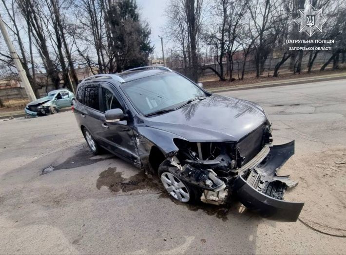 В Запорожье в результате ДТП пострадал водитель одного из авто (Фото)