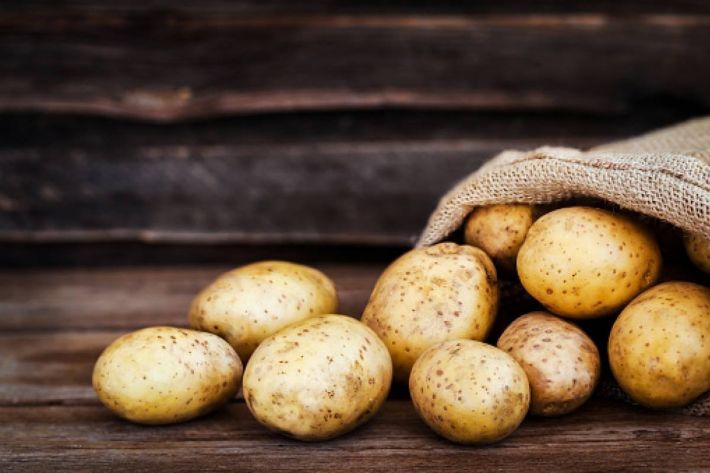Курьезы. В Мелитополе продают картофель в трех валютах (фото)
