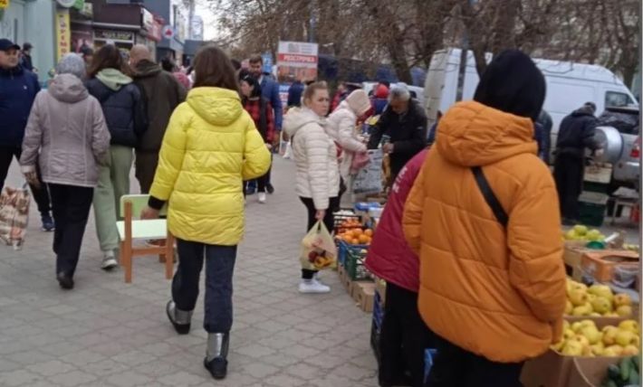 В Мелитополе рыночники превращают центр города в помойку (фото)