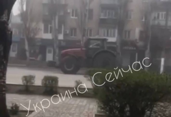 Курьезы. Жителей Мелитополя позабавило вооружение российской армии (видео)