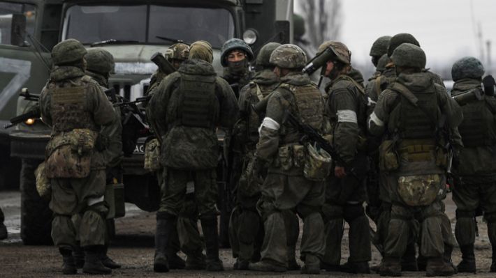 В Мелитополе военные РФ по ночам врываются в квартиры (видео)