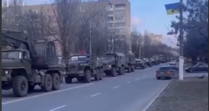 На улицах Мелитополя наблюдали сверхмощную артиллерию оккупантов (видео)