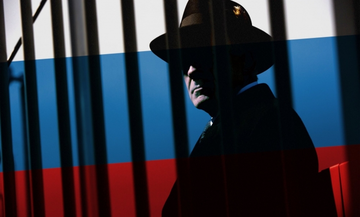 ФСБшники запускают в центральный парк Мелитополя "шпионов"