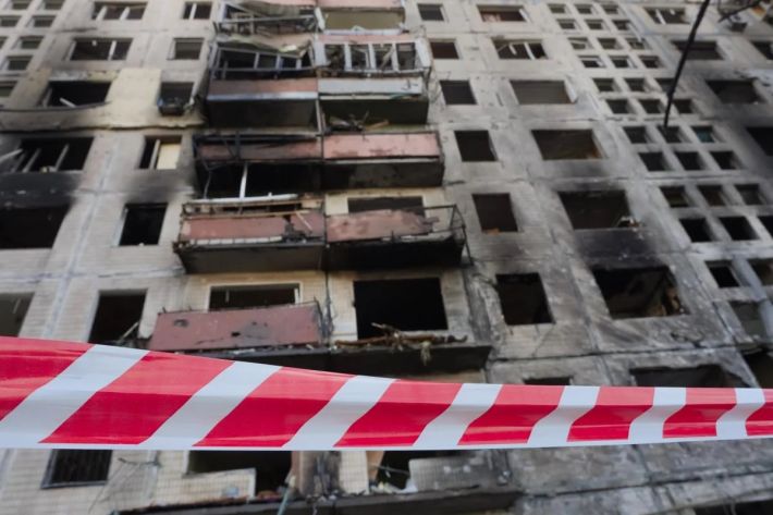 Пропагандист из РФ похвастался, как авиация оккупантов уничтожает жилые дома Мариуполя (видео)