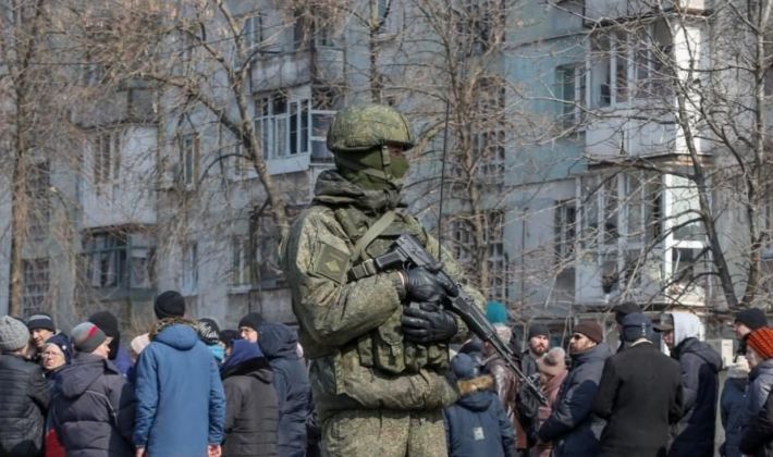 Такие ходят по нашей земле: украинский художник метко изобразил солдата "второй армии мира"
