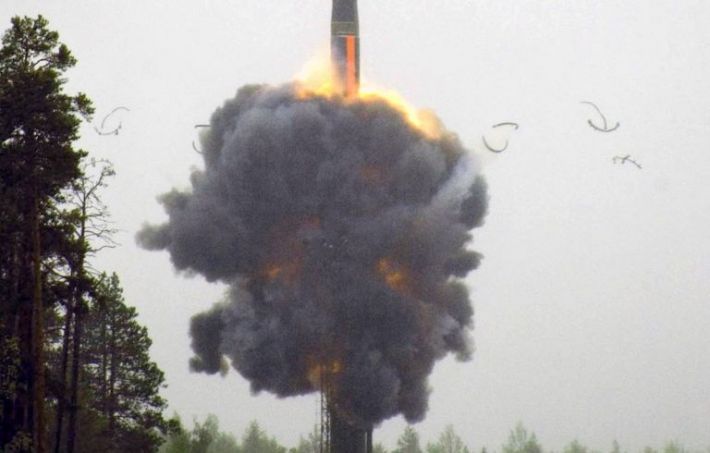 Россия запустила "межконтинентальную" ракету: Путин говорит, что это заставит задуматься недругов РФ