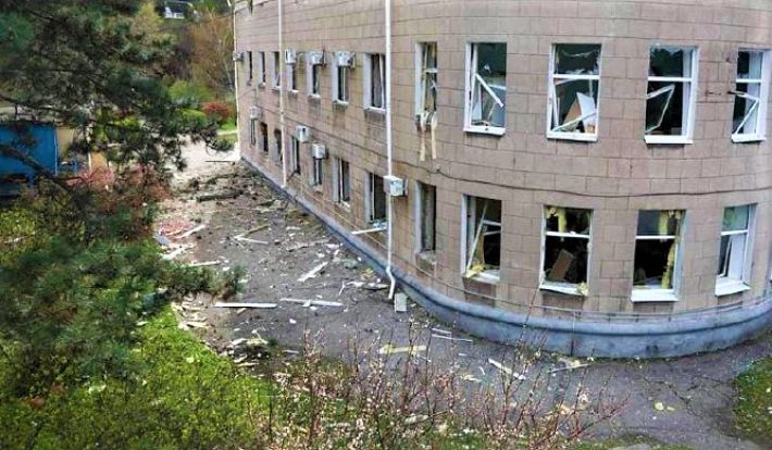 В результате ракетного удара по Запорожью пострадало 8 человек (фото)