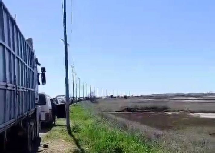 На Чонгаре огромные очереди  - мелитопольцы едут за товаром (видео)