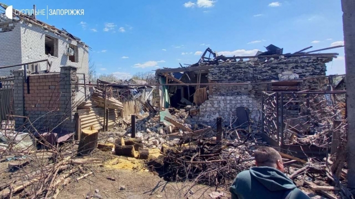 В результате ракетного удара по Запорожью пострадала учительница - нужна помощь (фото)
