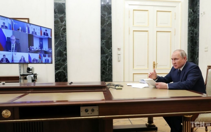 Еще два стола Путина, над которыми все шутят (фото)