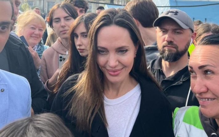 Российское издание оскандалилось из-за новости о приезде Анджелины Джоли в Украину
